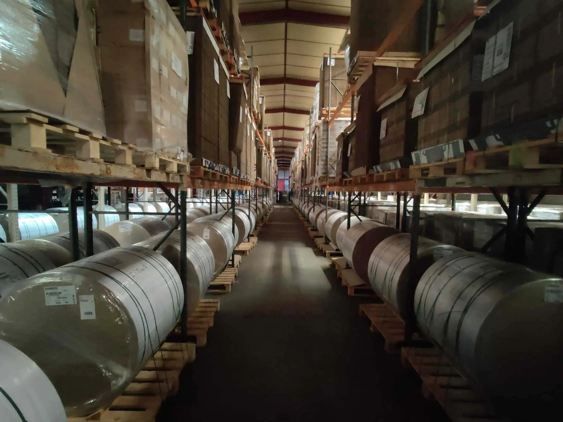 Entrepôt Bayle avec des marchandises